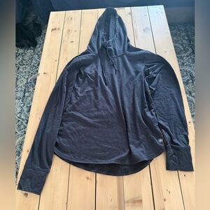 Gaiam lightweight T shirt Hoodie Size M